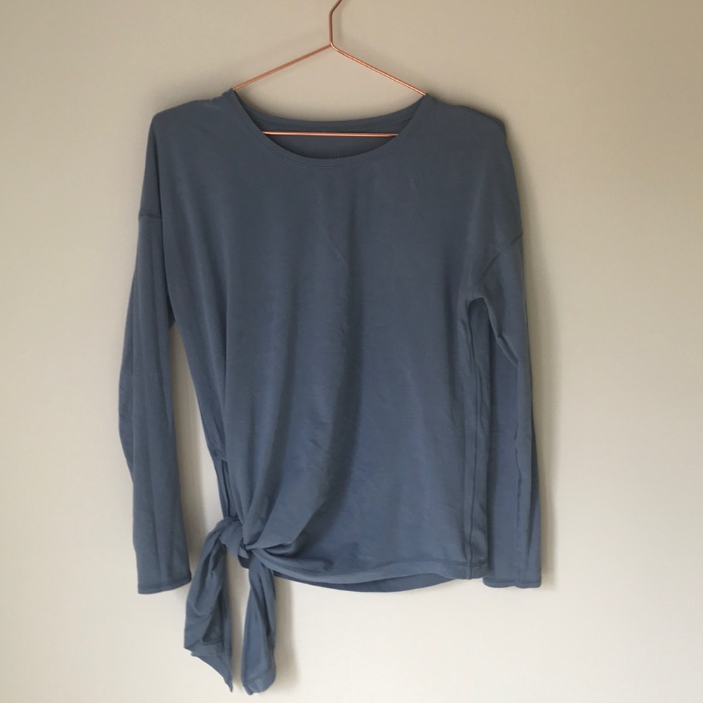 LuluLemon To The Point long sleeve